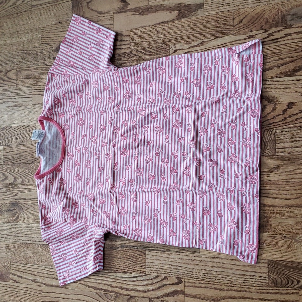 (S) Simply Basics Floral Print Striped Casual Classic Fit T-Shirt Everyday